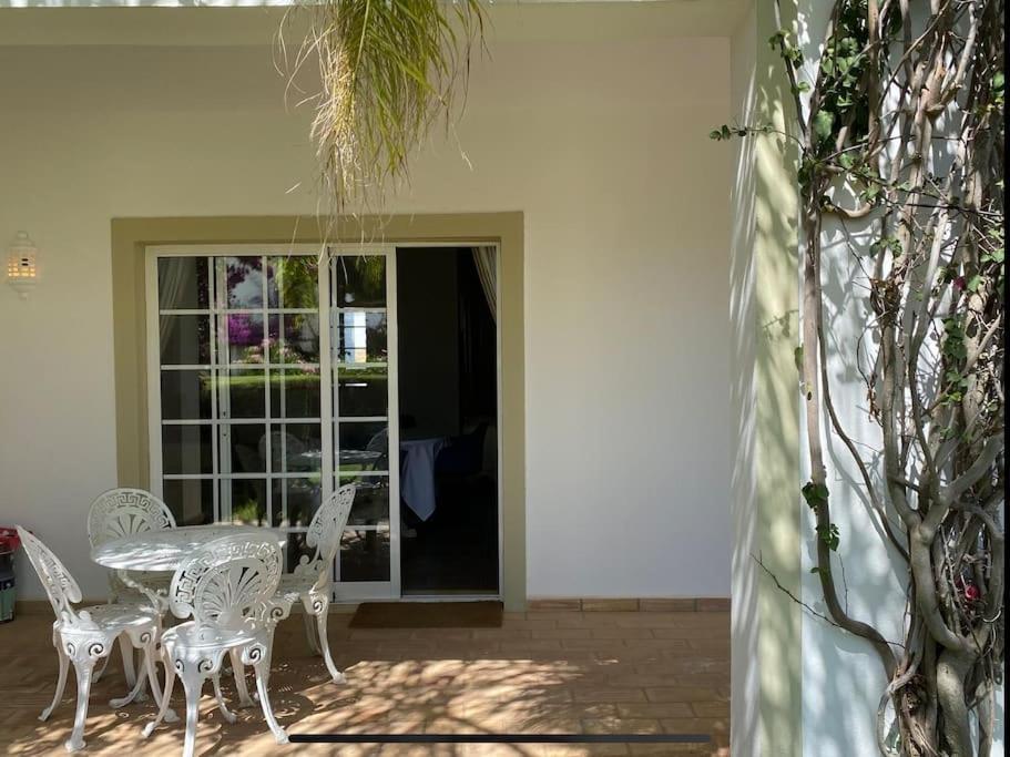 Casa Buccaneer, 2 Bedroom Garden In Da Apartament *